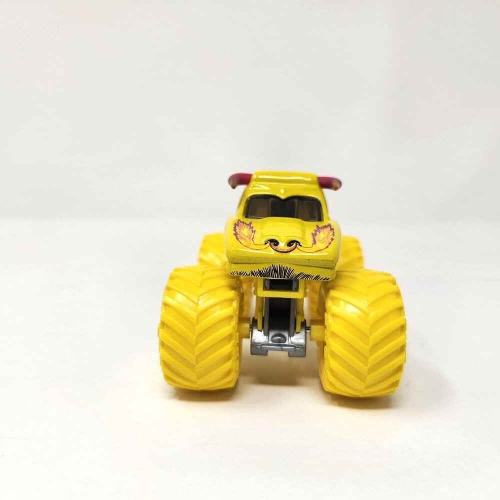 Monster Jam El Toro Loco Monster Truck 1:64 2024 Series 29 Vs (bt1) - Picture 2 of 7